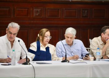 Abinader se reúne con líderes comunitarios y evalúa avances de obras clave en Santiago