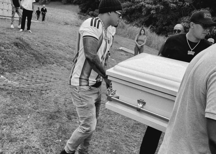 Michael Flores da el último adiós a su sobrina