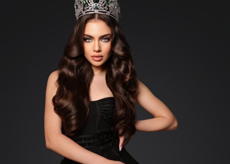 Crismar Echavarría: la voz de la diáspora que rompe estereotipos y aspira a la corona de Miss Grand RD