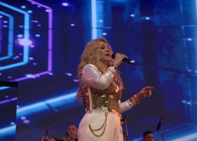 Miriam Cruz conquista Caracas ante más de 30 mil personas en “La Gran Rumba del Merengue 4”