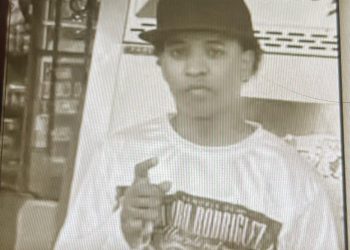 Policía identifica y persigue a presunto matador de joven durante celebración en Santiago