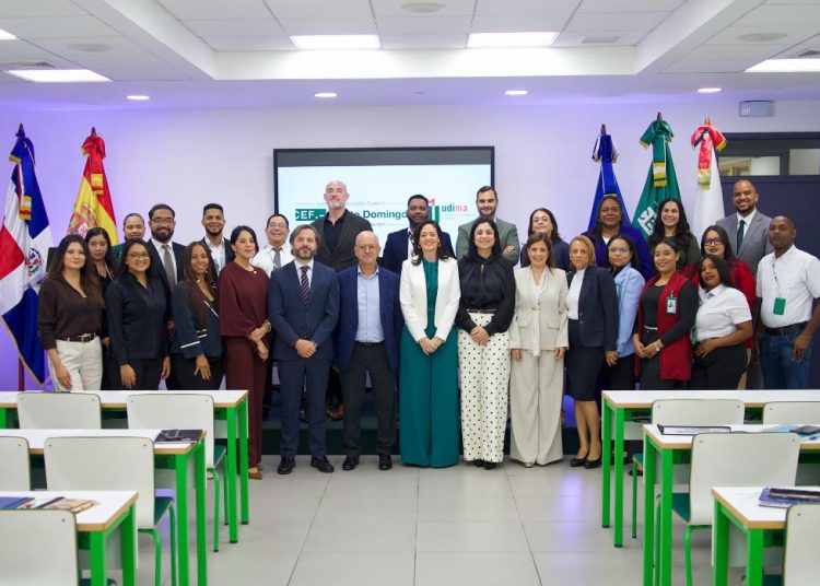 CEF – Santo Domingo inicia nueva etapa de crecimiento y fortalecimiento con Luisa Taveras Pichardo como nueva rectora