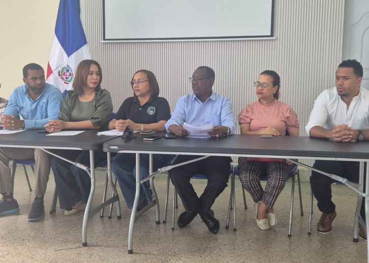 Gremios del sector salud solicitan al presidente Luis Abinader reunión urgente