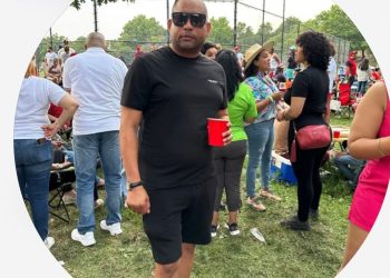 Periodista denuncia posible estafa en la venta de vehículo