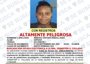 Policía busca mujer por estafa y extorsión digital