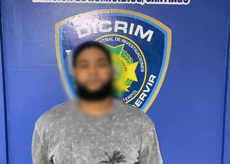 Se entrega “Colita”, acusado de arrastrar con su vehículo a un hombre en Santiago por presunta deuda económica