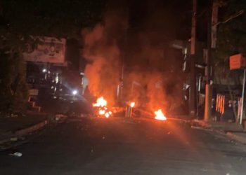 Peralvillo protesta por prolongados apagones a pocas horas de la visita del presidente