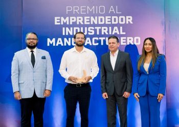 Proindustria reconoce a Pedro Ramón López Oliver por su trayectoria