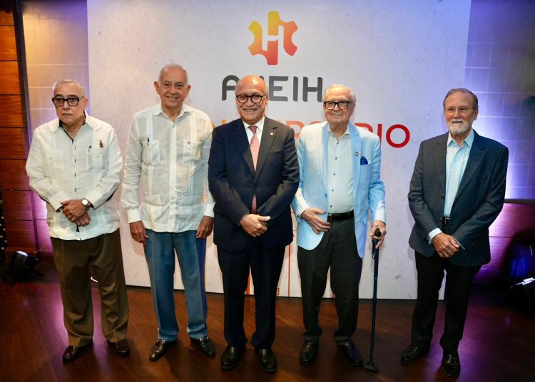 ANEIH reconoce a expresidentes por sus aportes al fortalecimiento institucional en su 55 aniversario