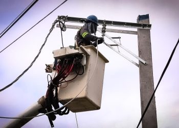 EDEESTE anuncia medidas para mejorar el servicio eléctrico en Brisas del Este, Los Frailes y zonas cercanas