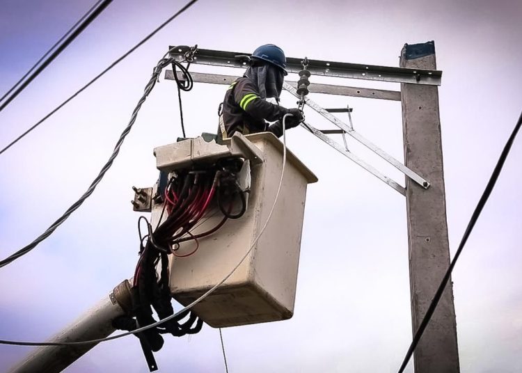 EDEESTE anuncia medidas para mejorar el servicio eléctrico en Brisas del Este, Los Frailes y zonas cercanas
