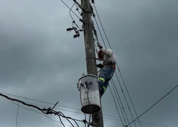 Edeeste fortalece el servicio eléctrico en Sierra Prieta y Yamasá con división estratégica de recloser