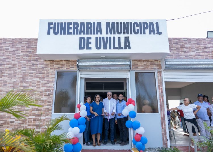 Gobierno inaugura tres obras comunitarias en Bahoruco durante jornada encabezada por Andrés Bautista