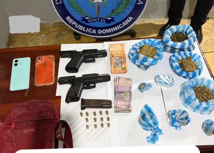DINTEL apresa dos personas y ocupa armas de fuego ilegales y presuntas drogas en Cotuí