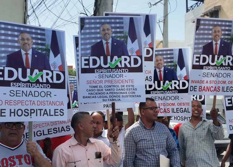 ASOBALSO denuncia proliferación de bancas ilegales en SDO y señala a senador Espíritu Santo