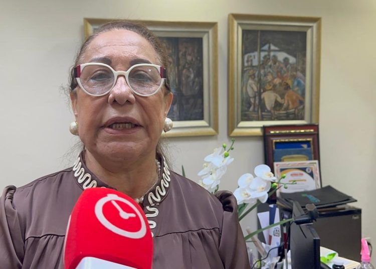 Gobernadora Rosa Santos felicita a Último Minuto por sus cinco años y destaca su compromiso con la verdad y la objetividad.