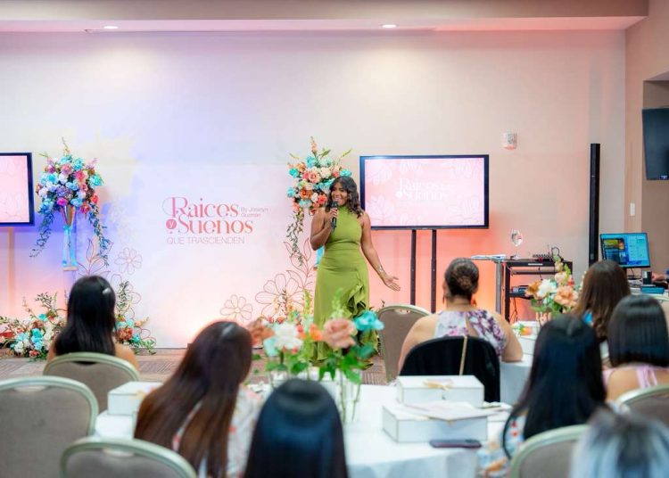 Raíces y Sueños reúne a mujeres latinas en Miami