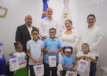 Inabie mejora la visión de estudiantes con más de 4,705 lentes correctivos y 20 cirugías especializadas