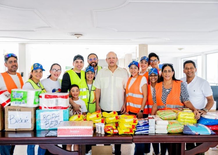 Alcaldía de Santiago habilita centro de acopio para ayudar a damnificados en Venezuela