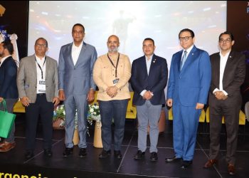 Director del SNS recibe reconocimientos durante Congreso Internacional de Ortopedia y Traumatología