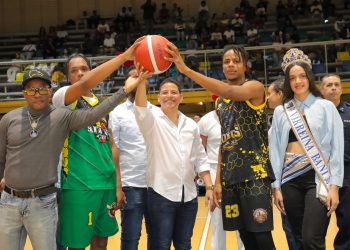 Peravia vive una histórica fiesta deportiva con la inauguración de la V Copa de Baloncesto Luis Báez