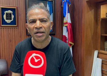 Presidente de la CNTT exige al Gobierno rebajar combustibles ante caída del petróleo