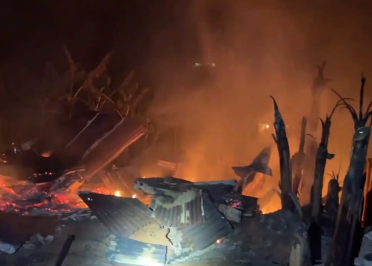 Incendio destruye al menos 7 viviendas en sector la lomita de Jarabacoa