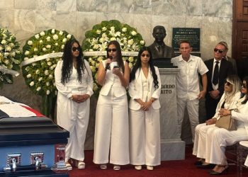 “Ver el cariño con el que despiden a nuestro padre nos llena de orgullo”, expresan las hijas de Alex Bueno