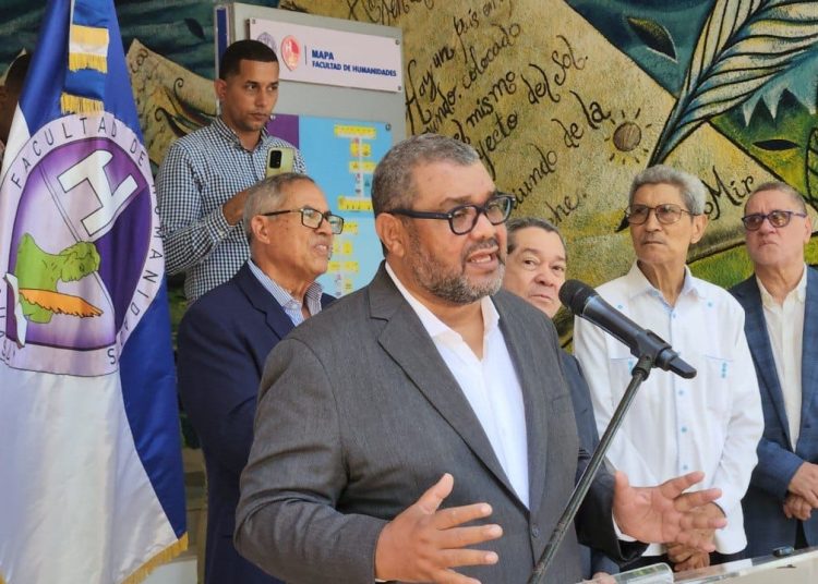 Eulogio Silverio encabeza homenaje a Pedro Henríquez Ureña y reafirma la fuerza de la Gran Alianza por las Humanidades