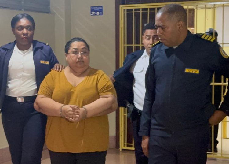 Imponen prisión domiciliaria a Dilcia Isabel Vargas en caso Onco14; defensa dice decisión reconoce su cooperación