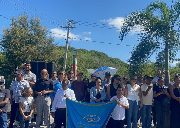 “Nos hizo sentir orgullosos de ser dominicanos”: miles exaltan el legado humano y musical de Alex Bueno