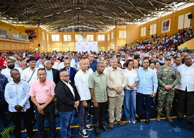 Tras 55 años de espera, parceleros de Monte Plata inician camino hacia sus títulos definitivos
