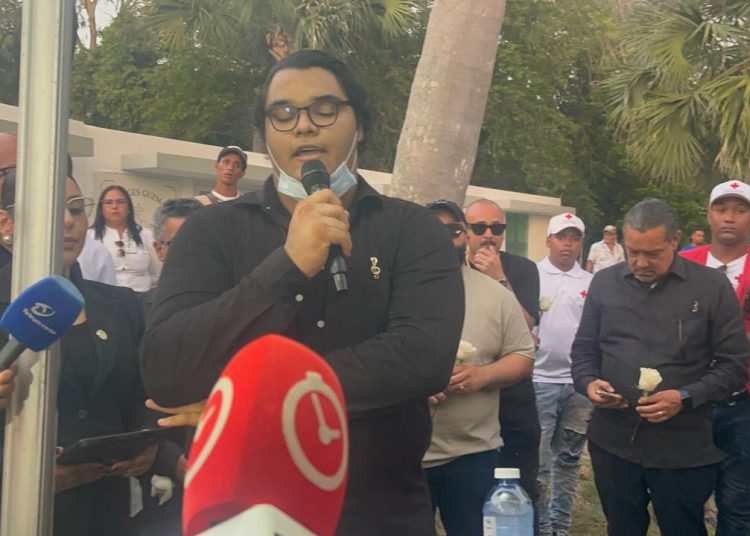 Sobrino de Alex Bueno asegura que su legado seguirá vivo en su familia y seguidores