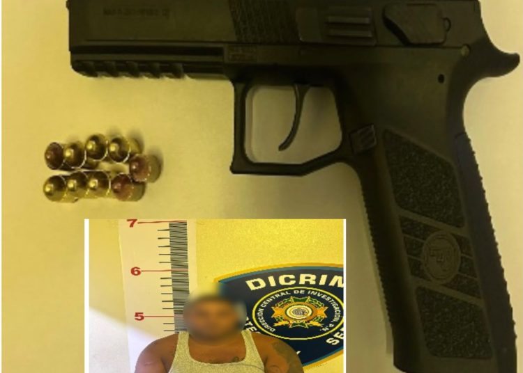 Hombre es detenido en La Vega por porte ilegal de arma de fuego