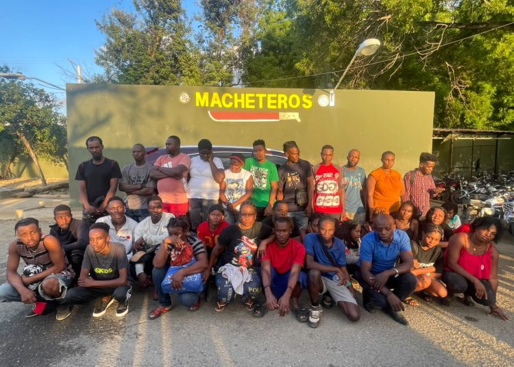 Ejército desmantela centro de tráfico de migrantes y detiene a 35 haitianos en Montecristi