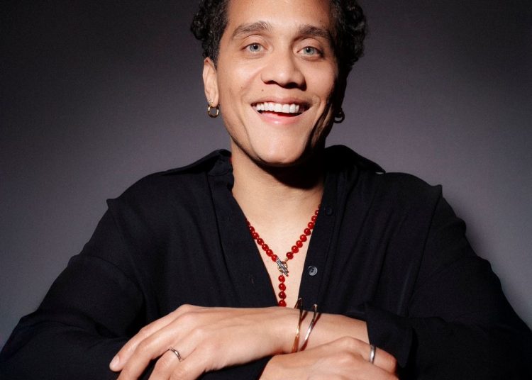 Yasser Tejeda lleva la música dominicana a Netflix en la nueva película de JLo