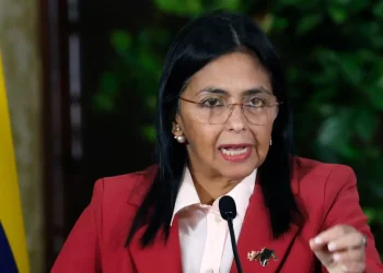 Rodríguez reconoce ayuda de Musk: internet gratuito por crisis venezolana