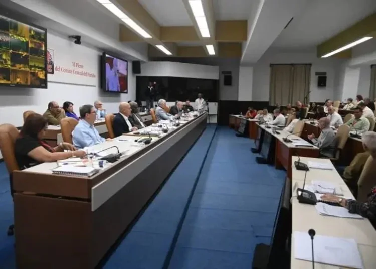 Partido Comunista de Cuba inicia una reunión para analizar las reformas recién anunciadas
