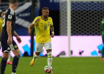 Brasil asegura el liderato y celebra el regreso de Neymar en el Mundial