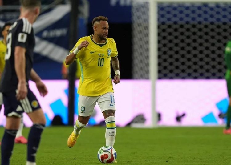 Brasil asegura el liderato y celebra el regreso de Neymar en el Mundial