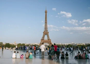 Casi 70,000 personas sin electricidad en Francia por una avería ligada al calor