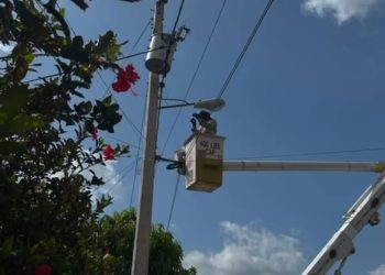 Inician trabajos de alumbrado público en comunidades de Las Lagunas
