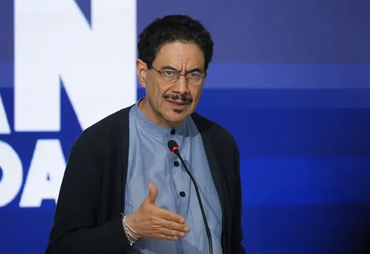 Cepeda dice que Colombia vive “severa crisis espiritual” por la desigualdad y violencia