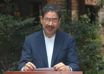 Cepeda alerta que De la Espriella es «una amenaza» para la democracia colombiana