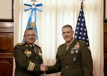 El jefe del Comando Sur de Estados Unidos viaja a Guatemala tras la polémica por los posibles ataques aéreos