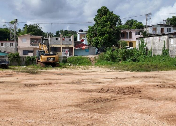 Comunitarios de Los Girasoles denuncian abandono de reconstrucción de play