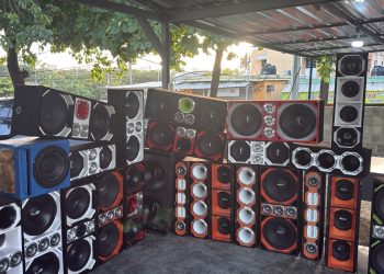 PN ocupa 93 bocinas durante operativos contra el ruido en Villa Duarte y la avenida España