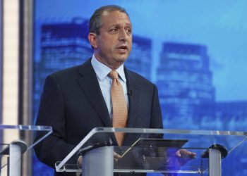 Brad Lander derrota a Dan Goldman en primarias demócratas de Nueva York