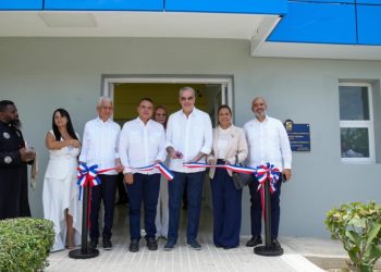 Presidente Abinader entrega remozamiento y moderna área de Emergencia del Hospital Municipal de Cevicos