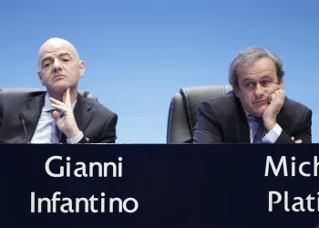 Platini demanda a Infantino, presidente de la FIFA, por tráfico de influencias y calumnias